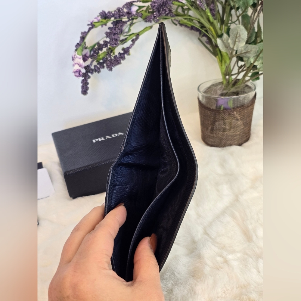 NWT❤️Prada Black Navy Vitello Micro Grain Leather Men Wallet - Picture 6 of 14